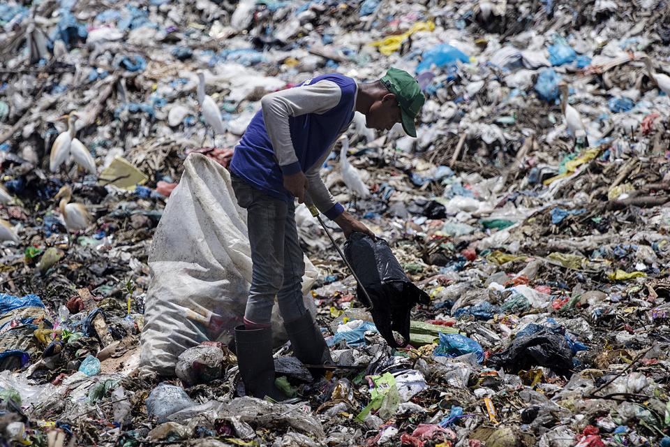Usaha Daur Ulang Plastik Demi Menjadi Lingkungan