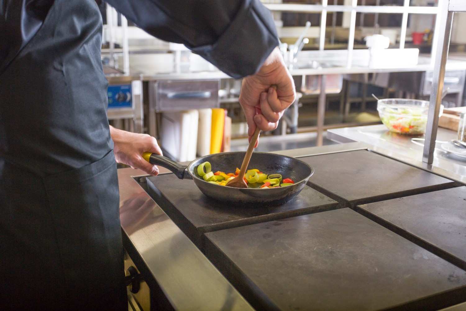 Mengatur Perlengkapan Dapur MBG agar Dapur Produksi Rapi