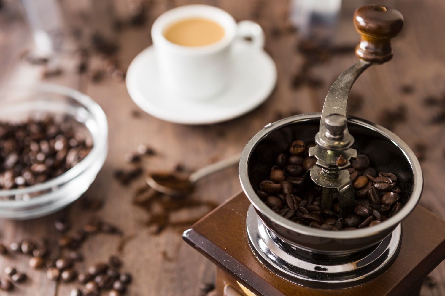 Perbedaan Grinder Kopi Manual dan Elektrik yang Wajib Tahu