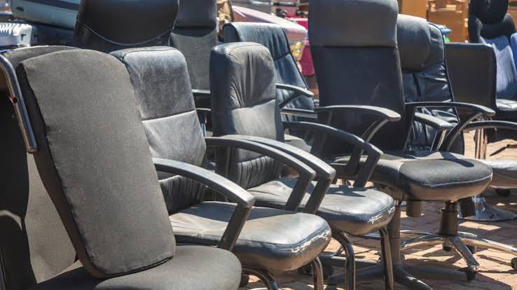 Disposal Furniture Bekas Kantor dan Cara Mengelola Aset Lama